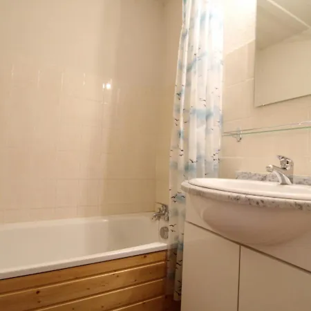 Pour 4 Au Centre De Lanslevillard, Balcon, Parking - Fr-1-508-201 Apartment Lanslevillard