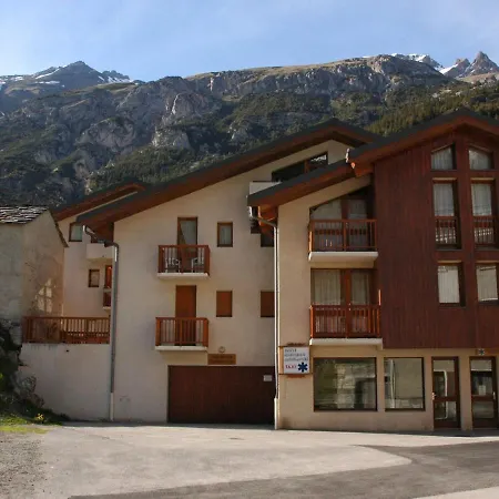Apartment Pour 4 Au Centre De Lanslevillard, Balcon, Parking - Fr-1-508-201 Lanslevillard